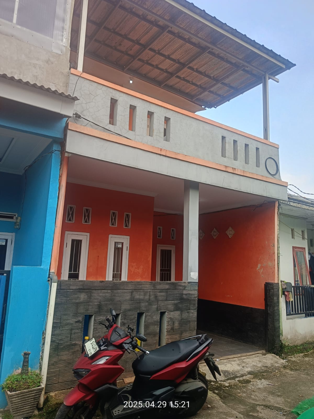 Dijual Rumah 2 Lantai Siap Huni Harga Terjangkau di Swadaya Depok - Image 1