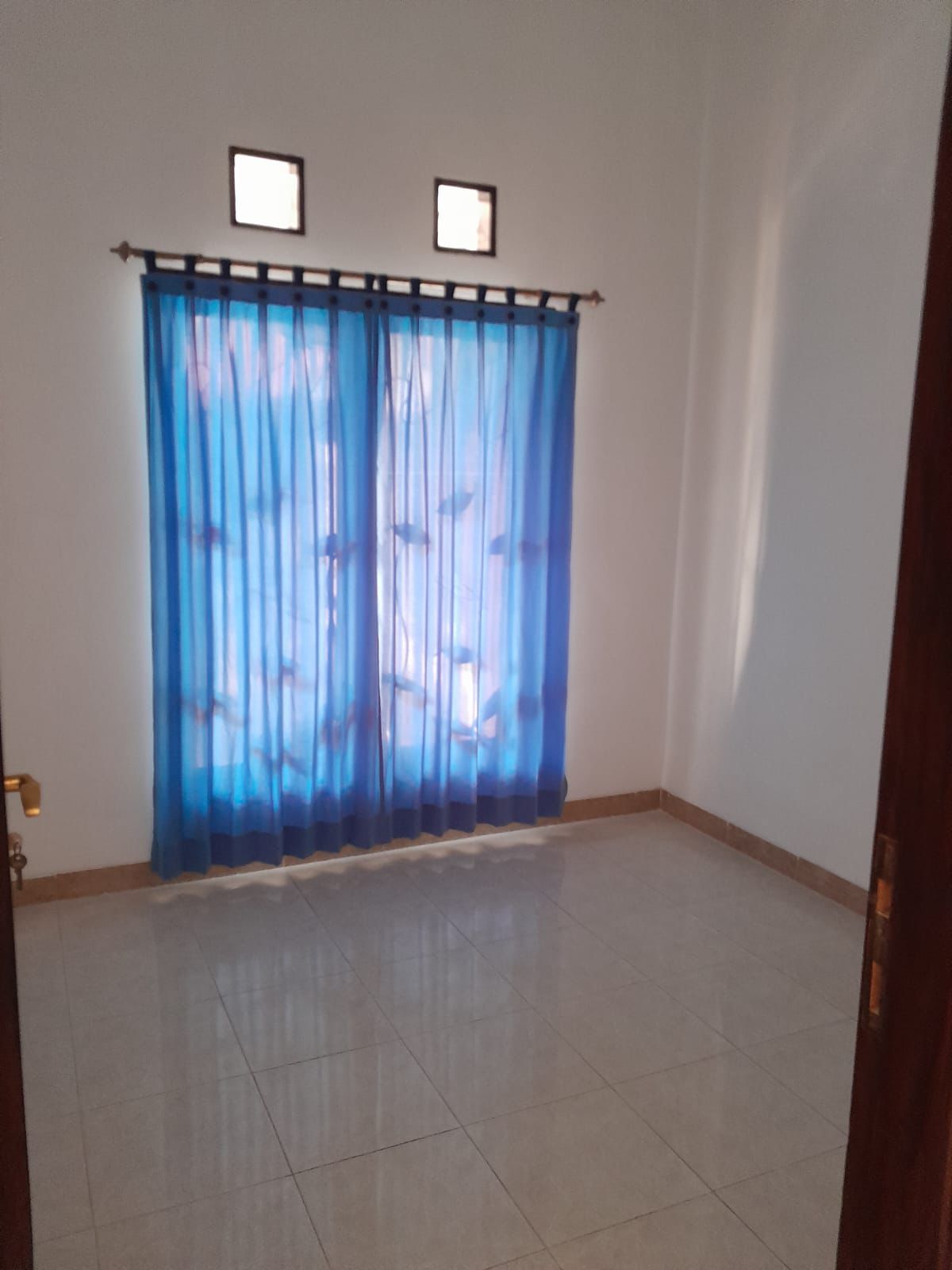 Disewakan Rumah Nyaman dan Strategis di Graha Sampurna Surabaya Barat - Thumbnail 3