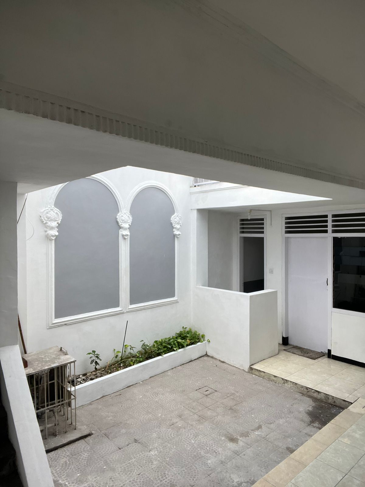 Jual/Sewa Rumah Terawat 2 Lantai Pucang Lokasi Strategis Surabaya Timur - Thumbnail 3