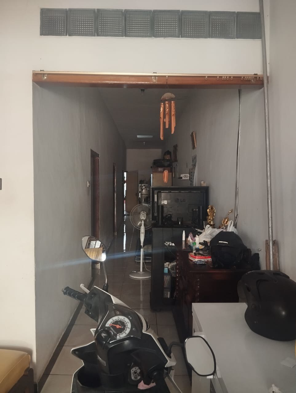 Disewakan Rumah Furnished Strategis Siap Huni Harga Nego di Kedung Rukem Surabaya Pusat - Thumbnail 3