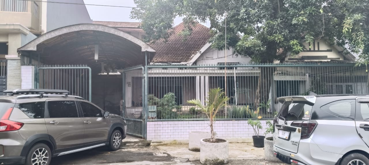 Jual Rumah 2,5 Lantai Lokasi Strategis di Surabaya Pusat - Thumbnail 2
