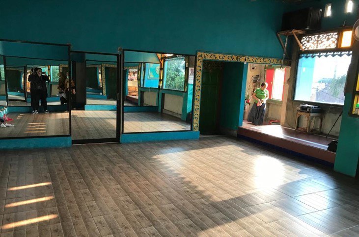 Dijual Rumah Lelang Nyaman di Menganti Gresik - Image 1