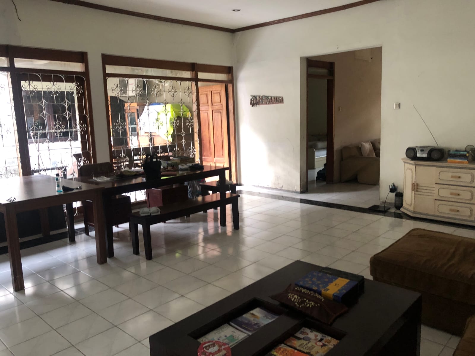 Jual Rumah Lokasi Strategis Dekat Kampus Ubaya di Prapen Indah Surabaya - Image 1