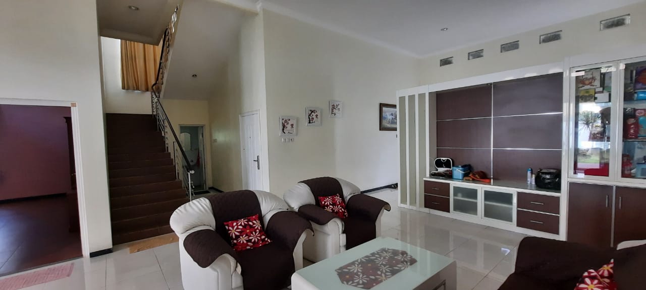 Jual Rumah 2 Lantai Lokasi Istana Dieng Malang - Image 1