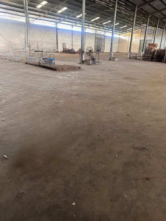 Disewakan Gudang Strategis Cocok untuk Usaha Skala Besar di Kalianak Surabaya Barat - Thumbnail 2