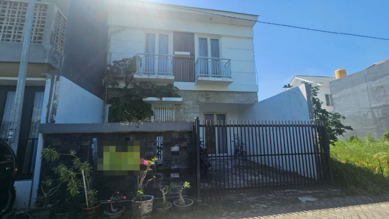 Dijual Lelang Rumah Lokasi Strategis di Graha Mitra Asri Surabaya Barat - Image 1
