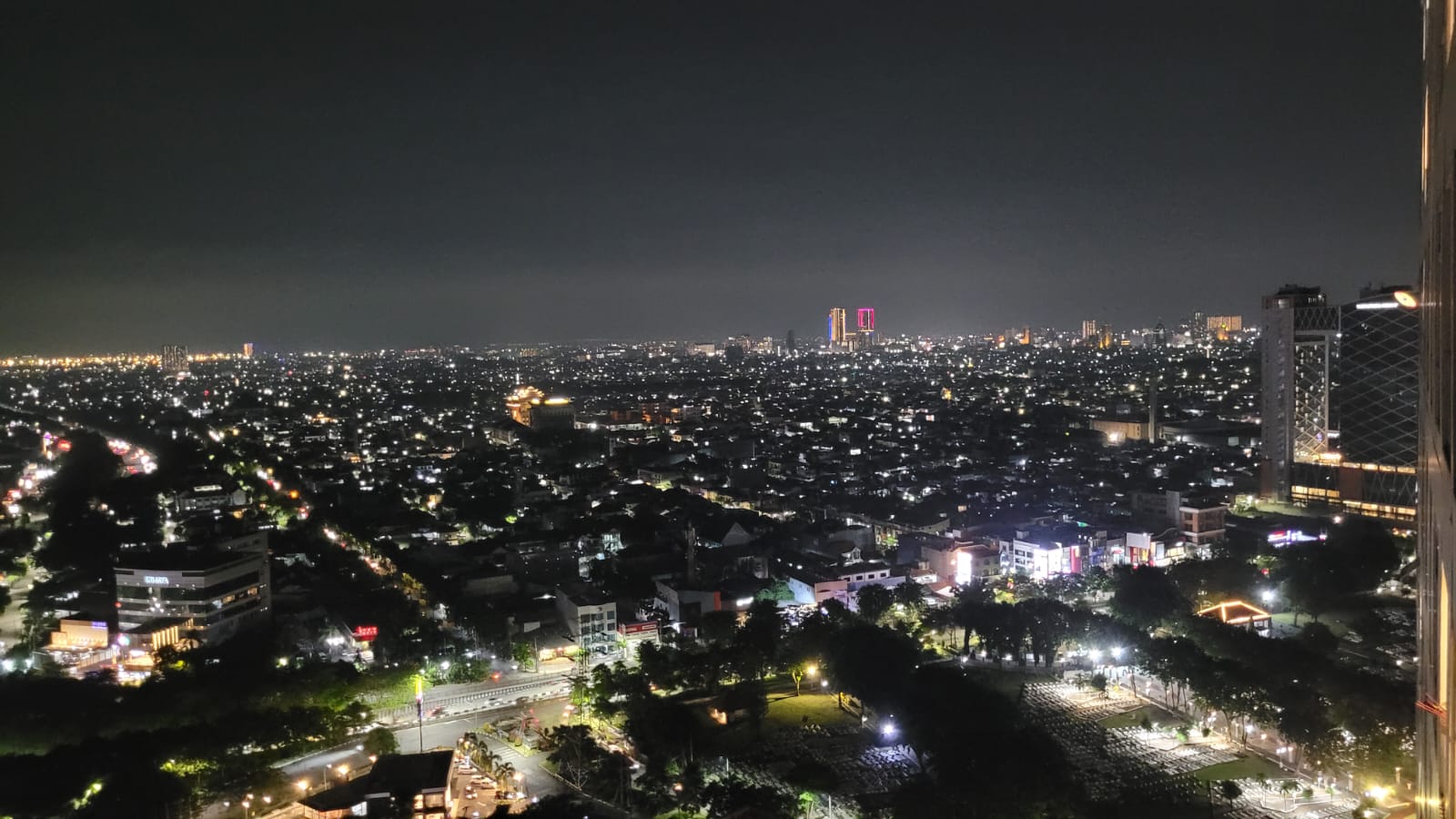 Disewakan Apartemen 2 Bedroom Grand Sungkono Lagoon di Surabaya Barat - Thumbnail 2