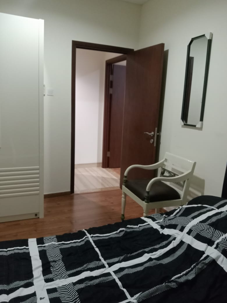 Disewakan Apartemen 2 Bedroom Grand Sungkono Lagoon di Surabaya Barat - Thumbnail 3