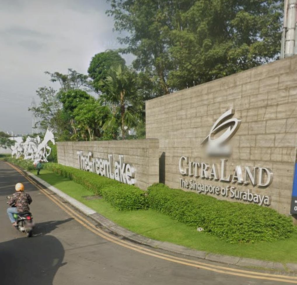 Jual/Sewa Rumah Mewah Greenlake Citraland Lokasi Strategis Wiyung Surabaya Barat - Image 1