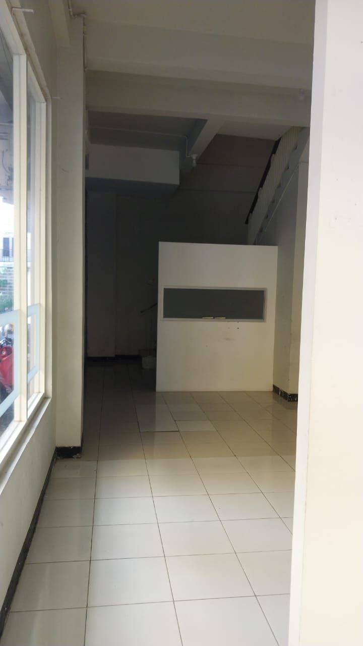 Disewakan/Dijual Ruko Strategis Este Square Merr Soekarno Surabaya Timur - Thumbnail 3