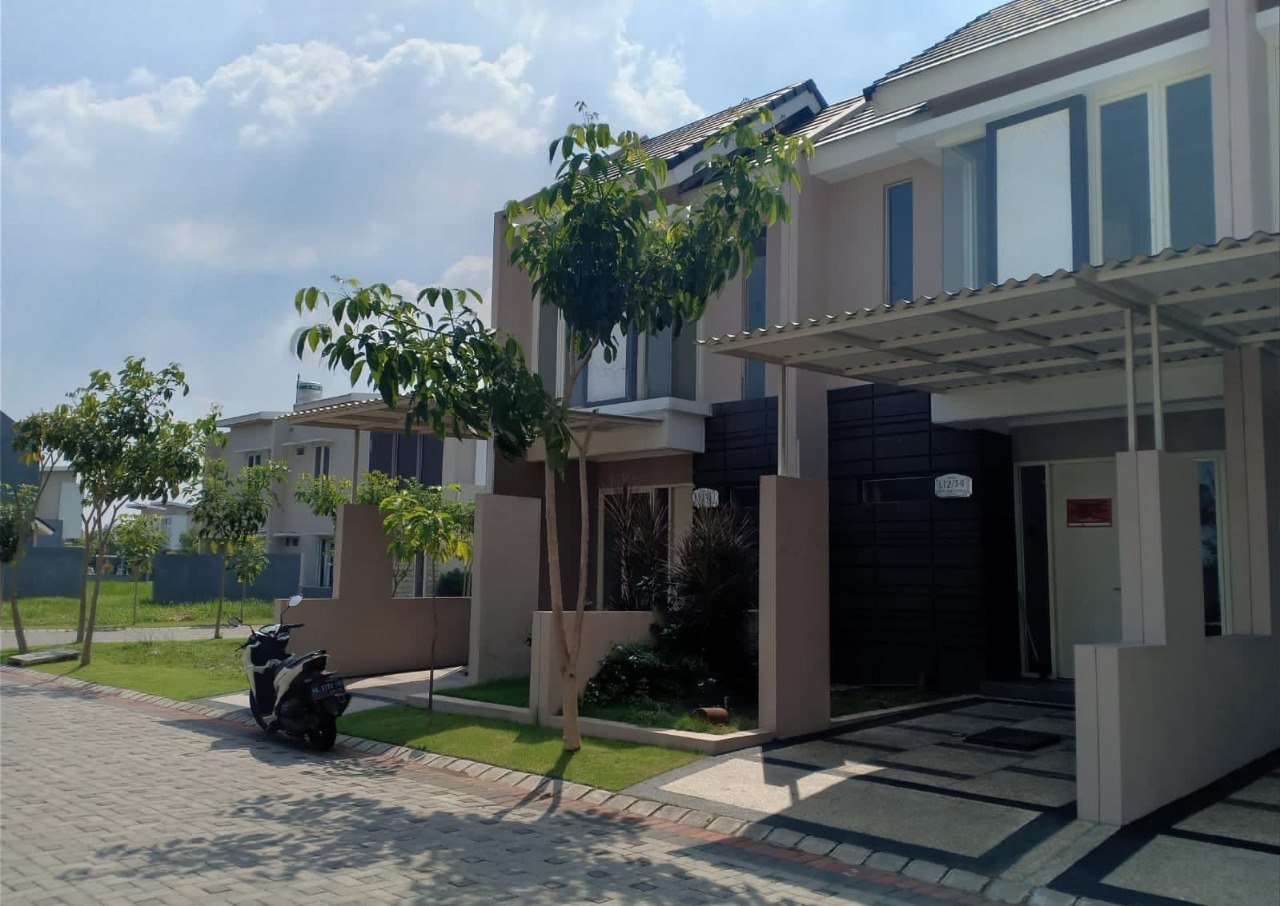 Jual Lelang Rumah Lokasi Strategis Dekat Pasar dan RS di Puri Safira Regency Gresik - Image 1
