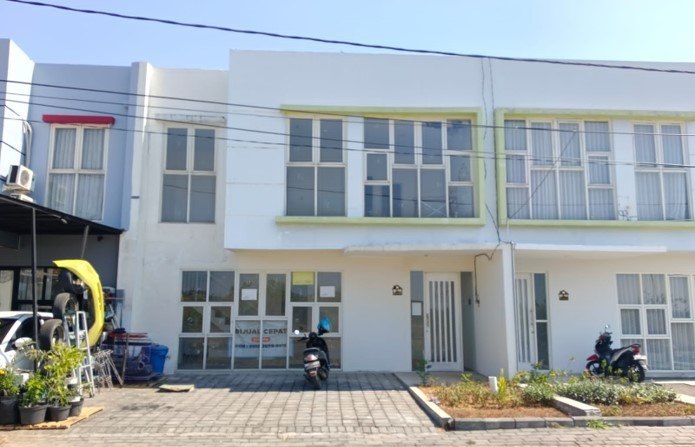 Dijual Lelang Rumah Strategis Dekat Pusat Kota di Perum Green Florencia Sidoarjo - Image 1