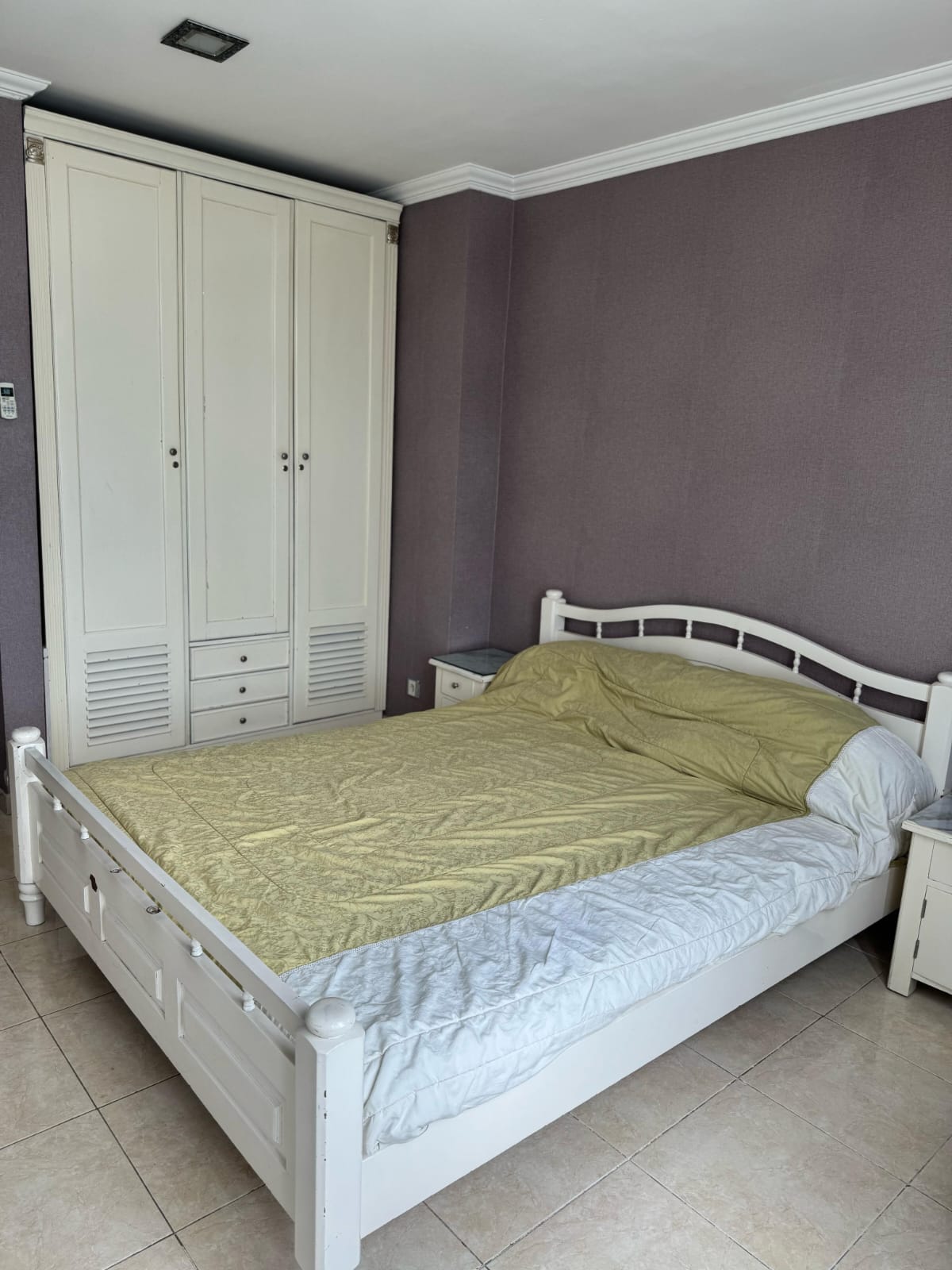 Dijual/Disewakan Kondominium Full Furnished View Golf Graha Famili Prima Surabaya - Image 1