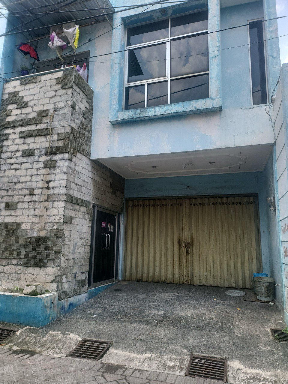 Jual Rumah Usaha Lokasi Strategis Dekat Tol dan Mall di Banyu Urip Surabaya - Image 1