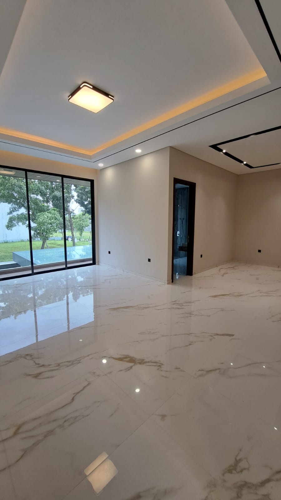 Dijual Rumah Baru Minimalis Tropis Waterfront Citraland Surabaya Barat - Thumbnail 4