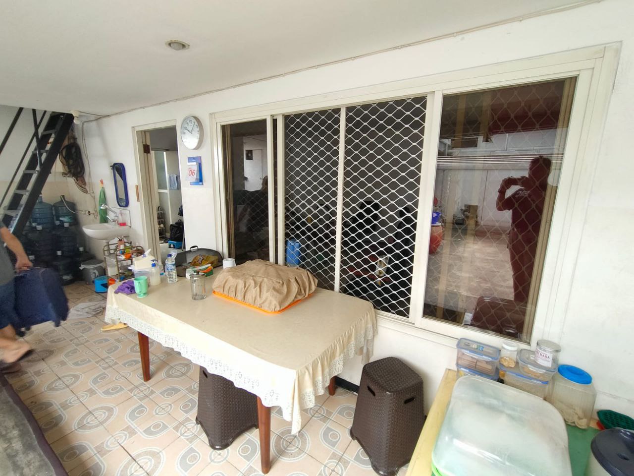 Dijual Cepat 2 Ruko 4 Lantai Full Furnished dan Siap Bisnis di Tengah Kota Surabaya - Thumbnail 4