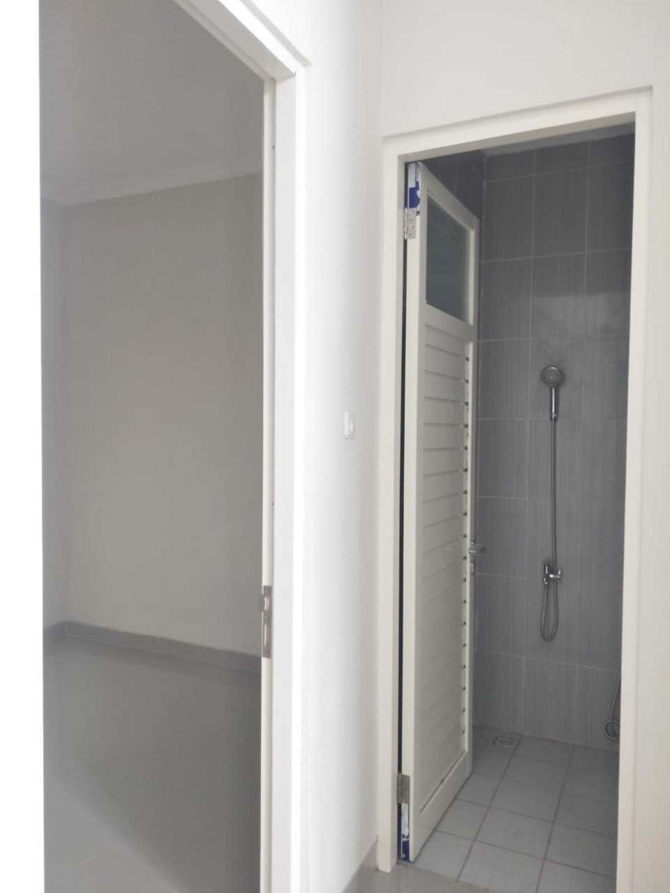 Dijual Rumah Siap Huni di Cluster Eksklusif Puri Safira Regency Menganti Gresik - Thumbnail 4