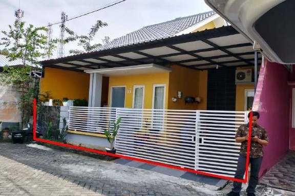 Dijual Lelang Rumah Strategis Dekat Alun-Alun dan Terminal Magetan - Image 1