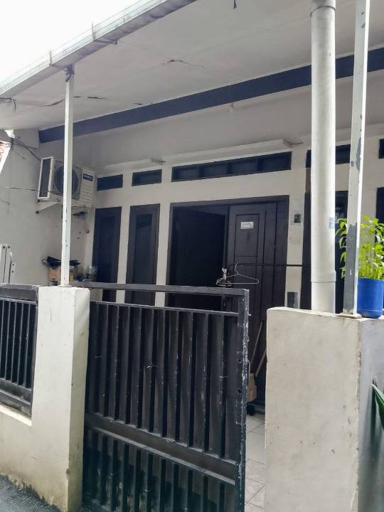 Dijual Rumah Pribadi Lokasi Strategis di Tanjung Barat Jakarta Selatan - Image 1