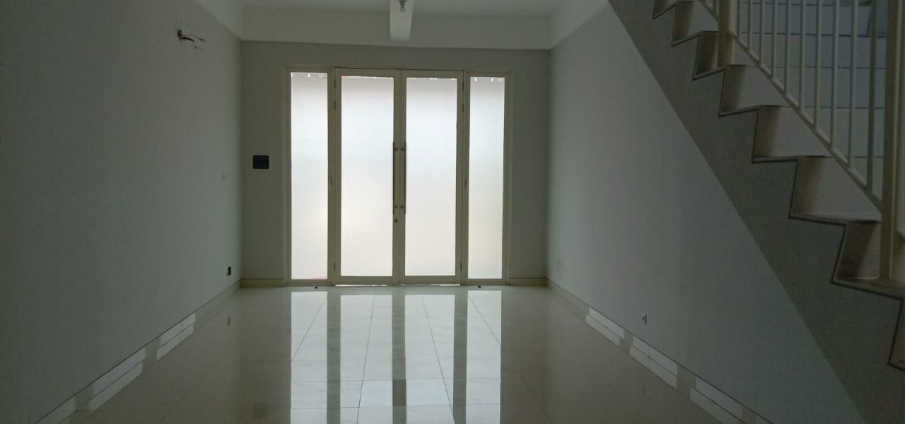 Disewakan Ruko Strategis di Main Street Victoria Grand Pakuwon Surabaya Barat - Thumbnail 3