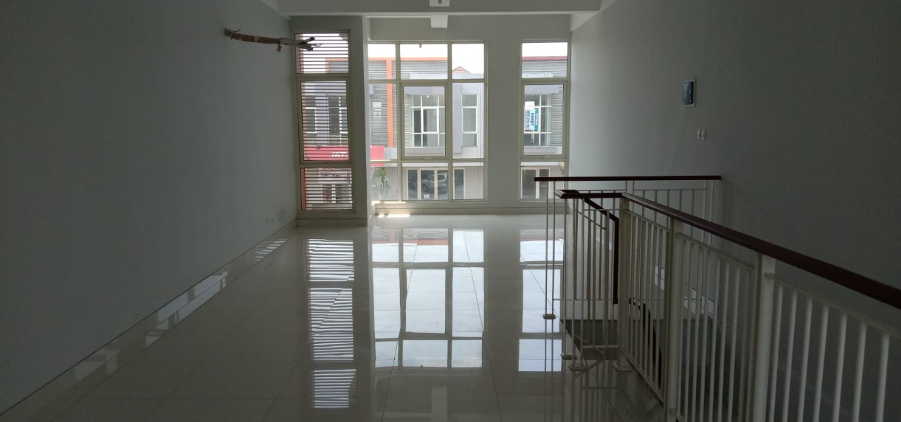 Disewakan Ruko Strategis di Main Street Victoria Grand Pakuwon Surabaya Barat - Thumbnail 4