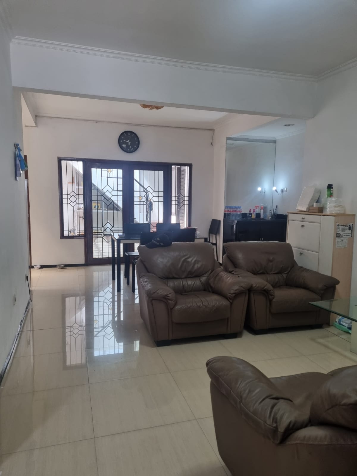 Disewakan Rumah Mewah Minimalis Full Furnish di Darmo Permai Surabaya Barat - Thumbnail 2