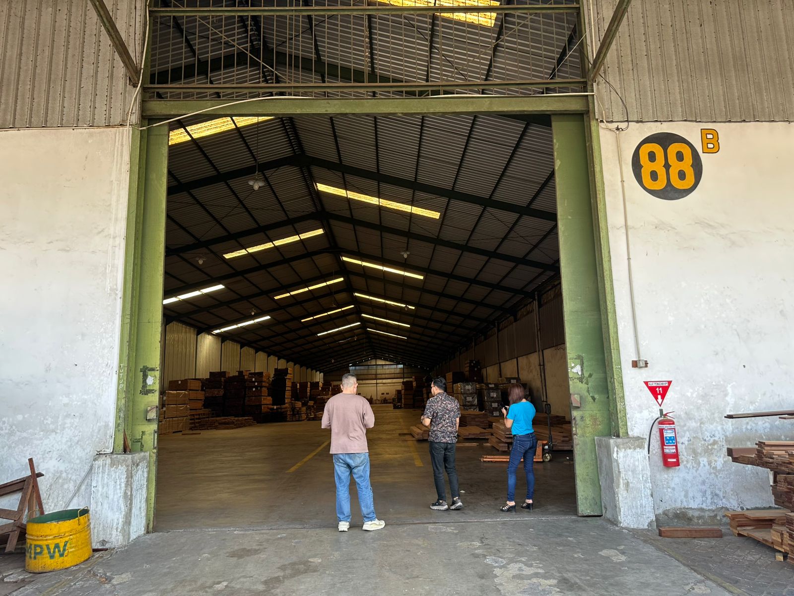 Gudang Luas Disewakan Cocok Untuk Manufaktur & Logistik di Kawasan Industri Gresik - Image 1