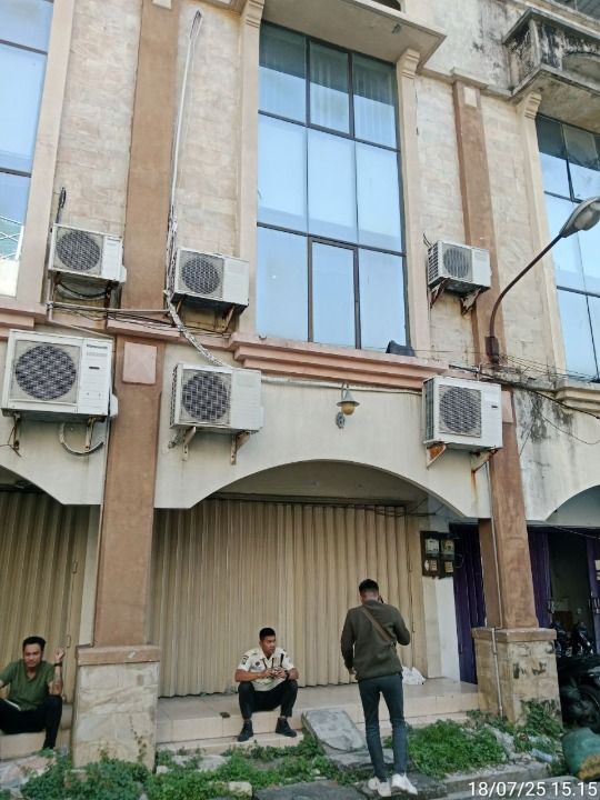 Dijual Ruko Unit C Pojok Bisnis 3,5 Lantai di Mayjend Sungkono Surabaya Barat - Image 1