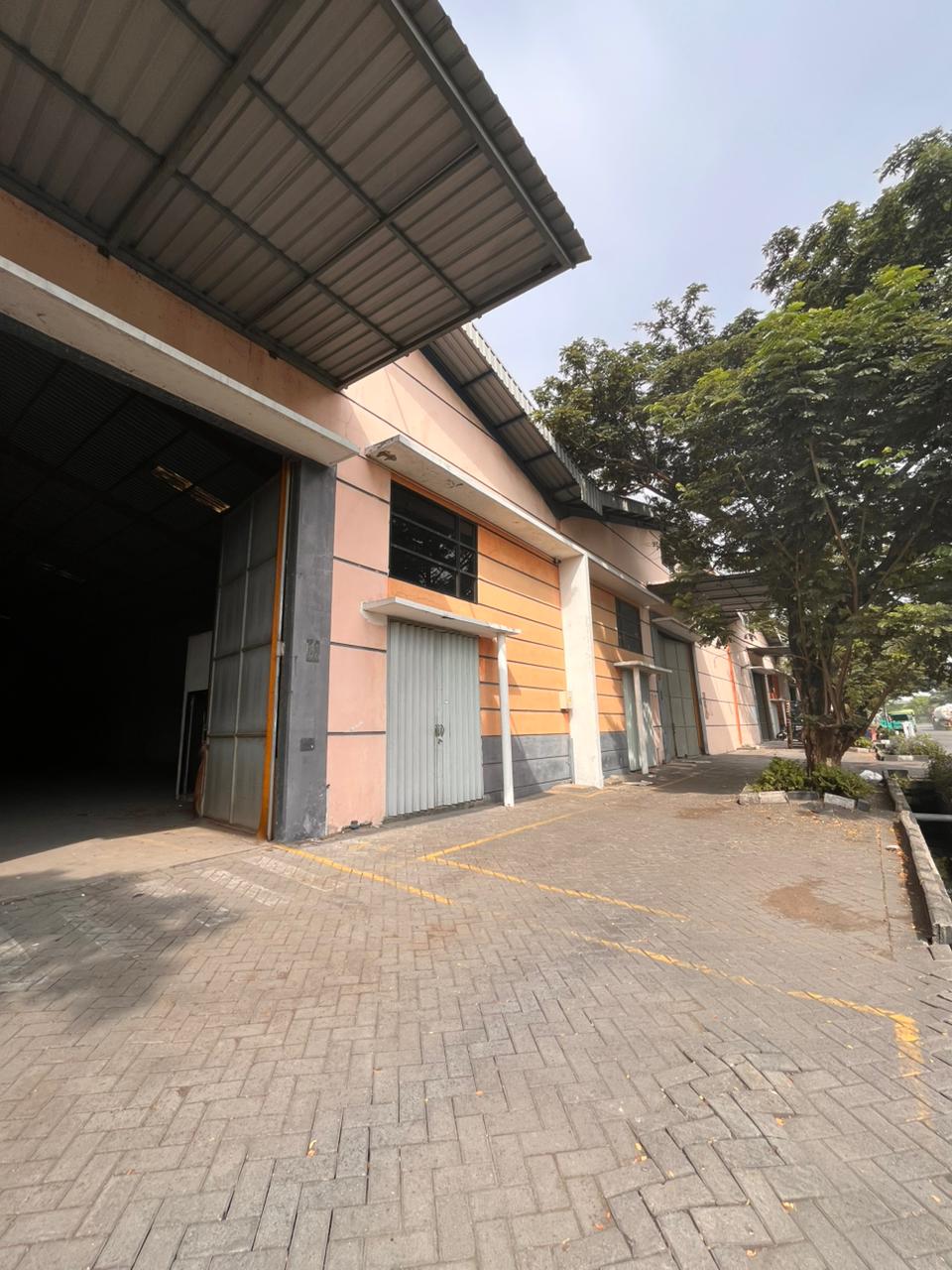 Disewakan Gudang Siap Pakai di Kawasan Industri Manyar Gresik - Thumbnail 2