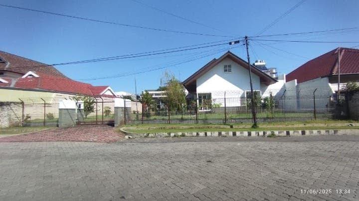 Dijual Rumah Mewah Luas di Panjang Jiwo Surabaya Selatan - Image 1