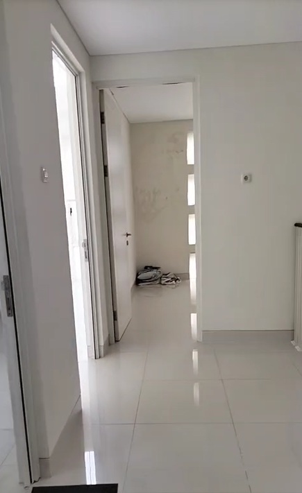 Dijual Rumah Modern 2 Lantai di Zimbali Costa Pakuwon City Surabaya Timur - Thumbnail 4