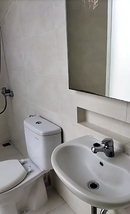 Dijual Rumah Modern 2 Lantai di Zimbali Costa Pakuwon City Surabaya Timur - Thumbnail 3