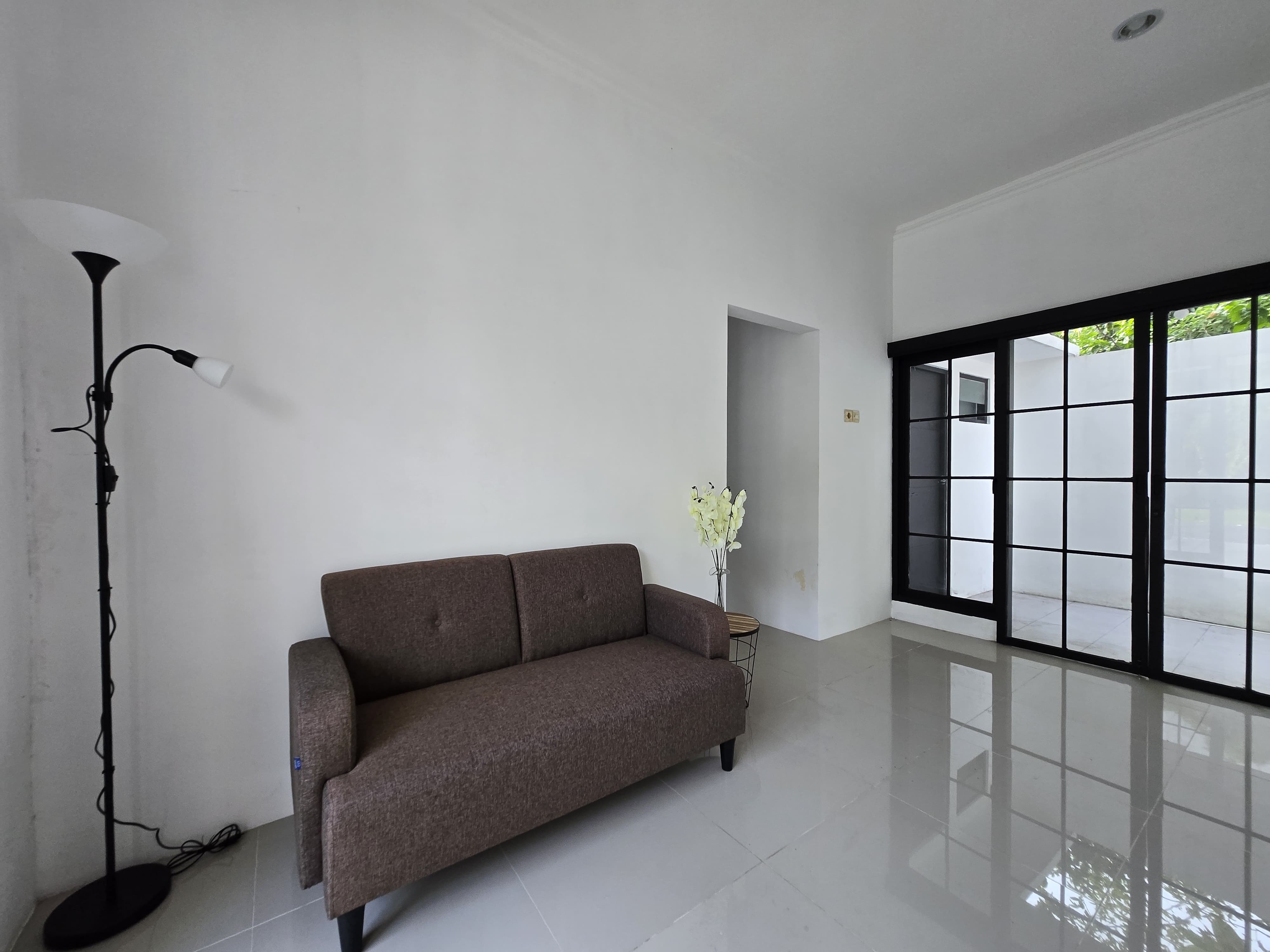 Dijual Rumah Nyaman dan Siap Huni di Ramada Regency Surabaya Barat - Thumbnail 2