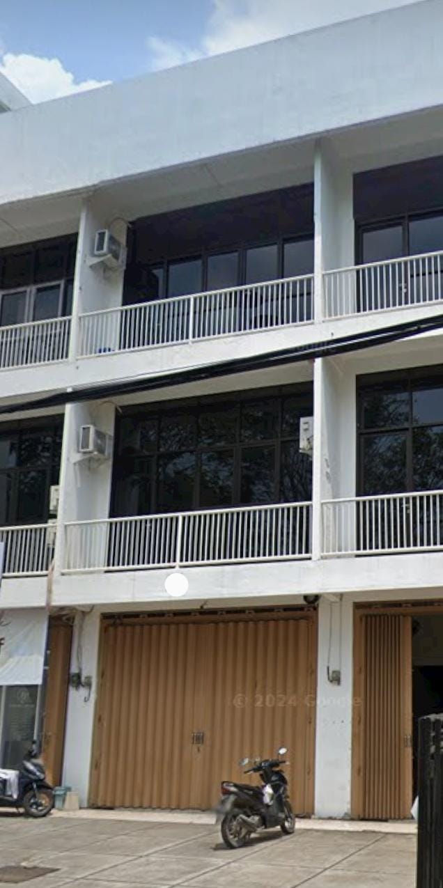 Disewakan Ruko 3,5 Lantai Area Komersial Rungkut Asri Lokasi Strategis Surabaya Timur - Image 1