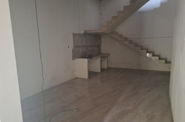 Dijual Rumah Lelang Murah Dekat Alun Alun Cocok Untuk Hunian di Mojokerto - Thumbnail 3