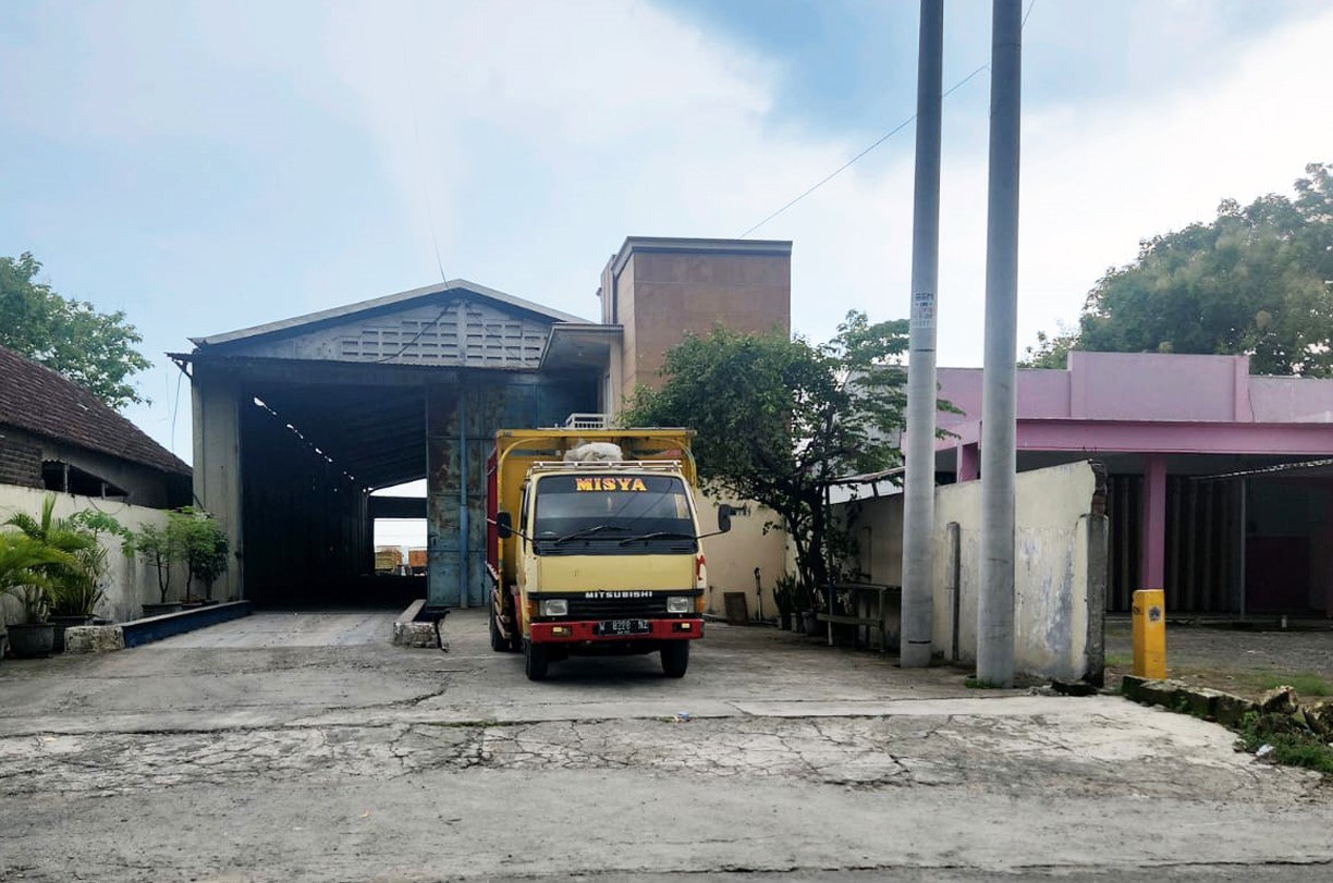 Jual Murah Lelang Gudang Luas Raya Sempit Kedamean Lokasi Strategis di Gresik - Image 1