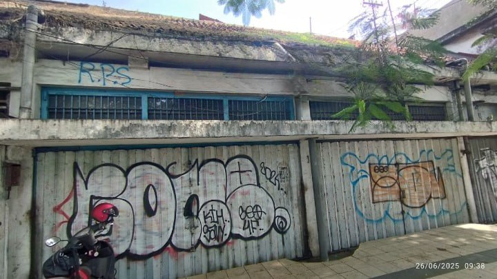 Dijual Cepat 2 Ruko di Blauran Pusat Kota Surabaya - Image 1