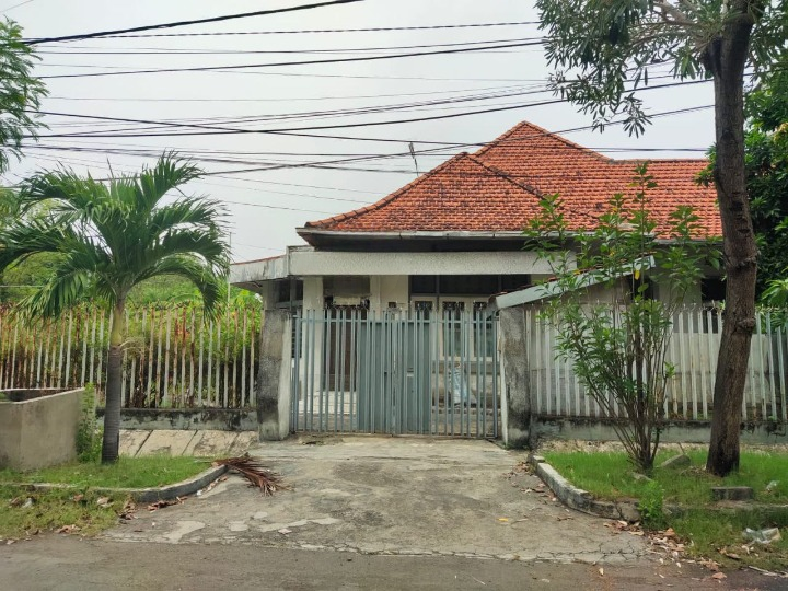 Dijual Rumah Mewah Lokasi Strategis di Ketupa Surabaya Pusat - Image 1