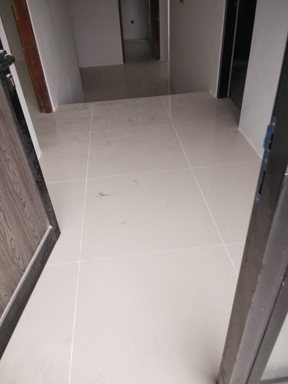 Dijual Rumah Mewah 3,5 Lantai di Grand Pakuwon North Victoria Surabaya Barat - Thumbnail 3