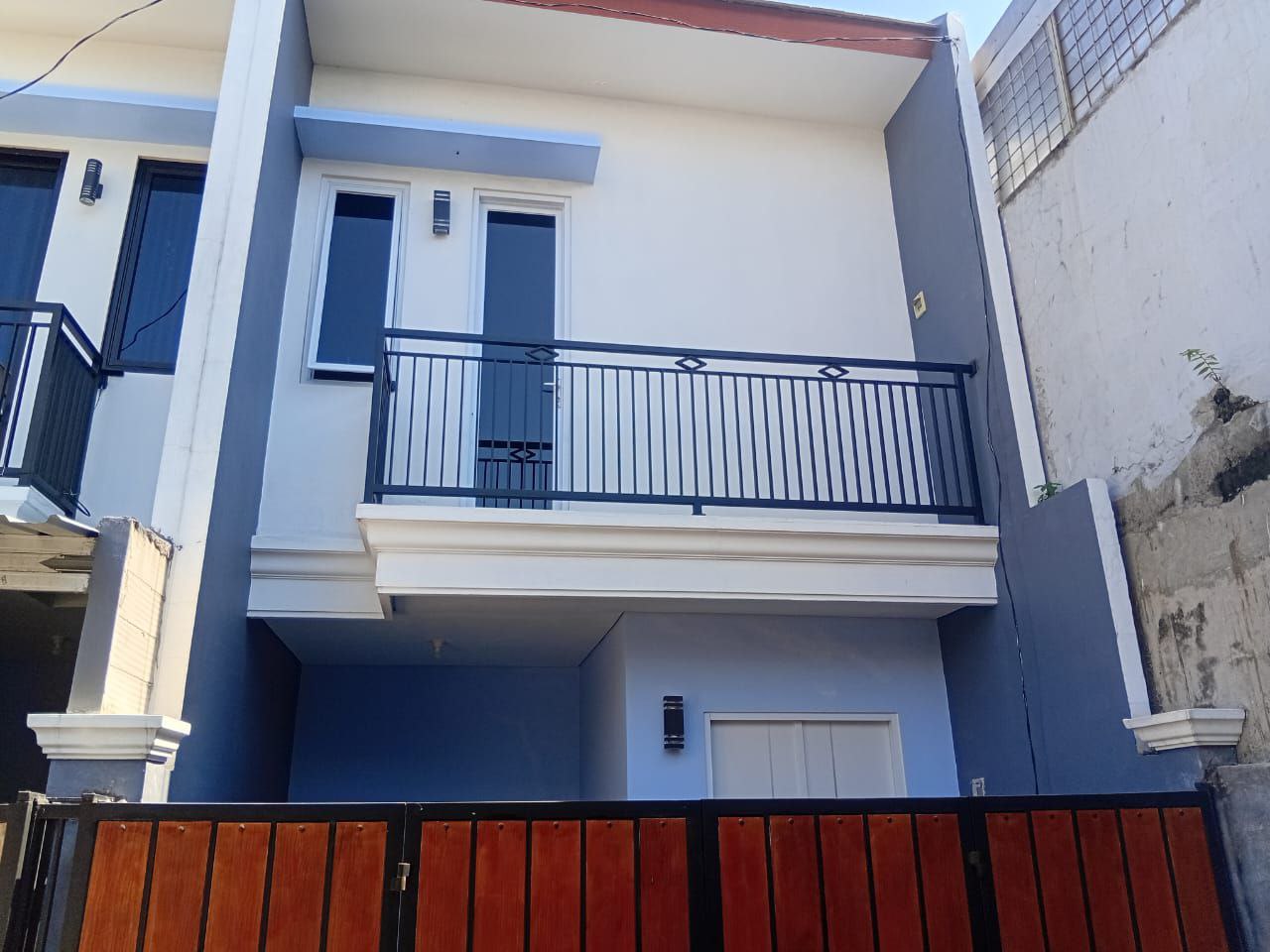 Dijual Rumah Modern Dan Siap Huni di Jalan Libra Surabaya Timur - Thumbnail 2