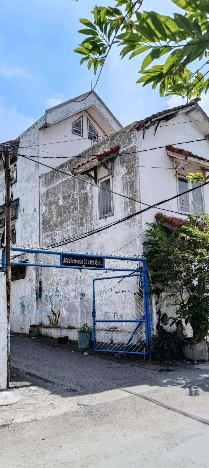 Dijual Rumah Hook Hitung Tanah Cocok untuk Usaha Surabaya Barat - Image 1
