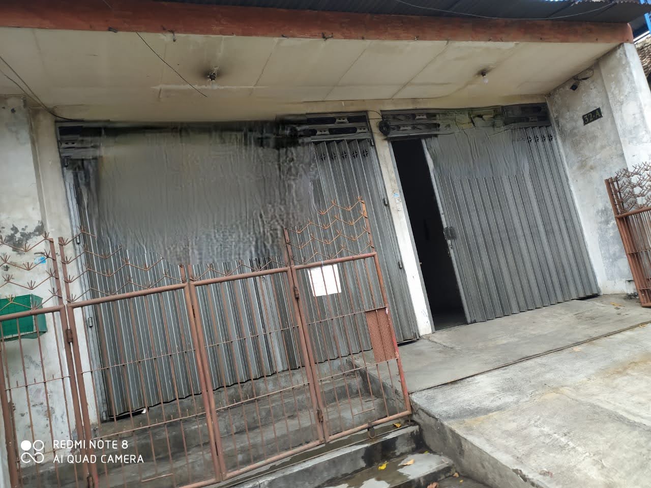 Dijual Rumah Toko Strategis Pinggir Jalan Raya Kraton Pasuruan - Image 1