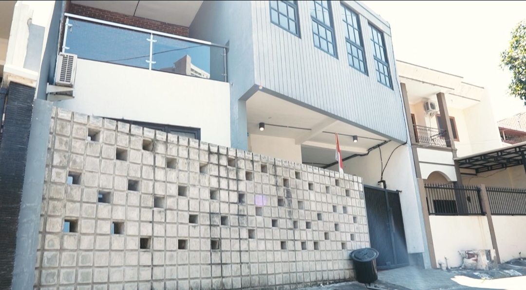 Dijual Rumah/Kantor Lokasi Strategis Di Simpang Darmo Permai Surabaya Barat - Image 1