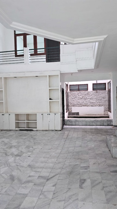 Dijual Cepat Rumah Dua Lantai Lokasi Strategis di Wilayah Raya Tengger Kandangan Surabaya Barat - Thumbnail 3