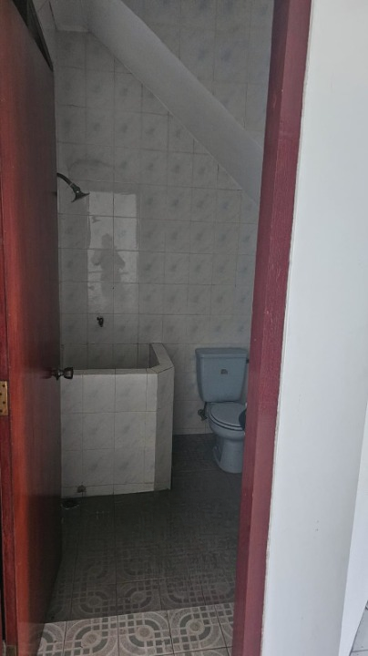 Dijual Cepat Rumah Dua Lantai Lokasi Strategis di Wilayah Raya Tengger Kandangan Surabaya Barat - Image 1