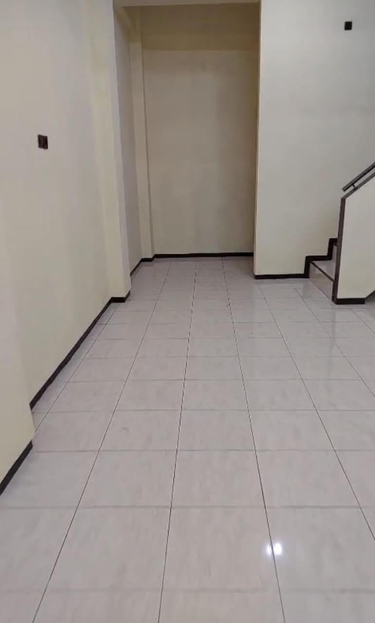 Disewakan Ruko Strategis di Raya Ngagel Jaya Selatan Surabaya Timur - Image 1