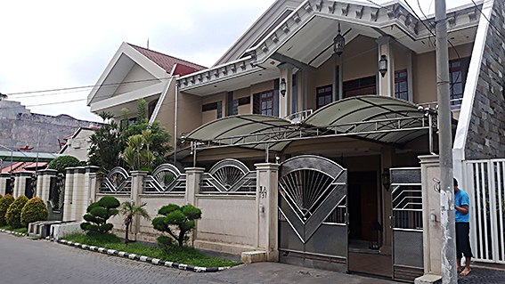 Dijual Lelang Rumah Mewah Strategis di Gubeng Kertajaya Surabaya Pusat - Image 1