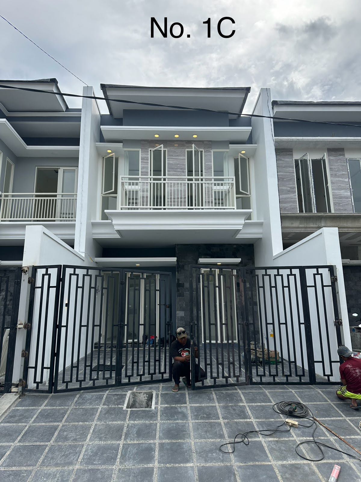 Dijual Rumah Baru Modern Minimalis di Jemursari 1C Surabaya Selatan - Image 1