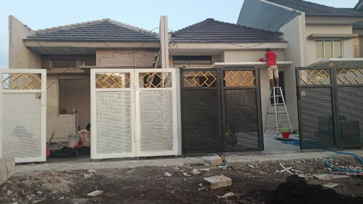 Dijual 2 Unit Rumah Cantik di Graha Gunung Anyar Tambak Surabaya Timur - Image 1