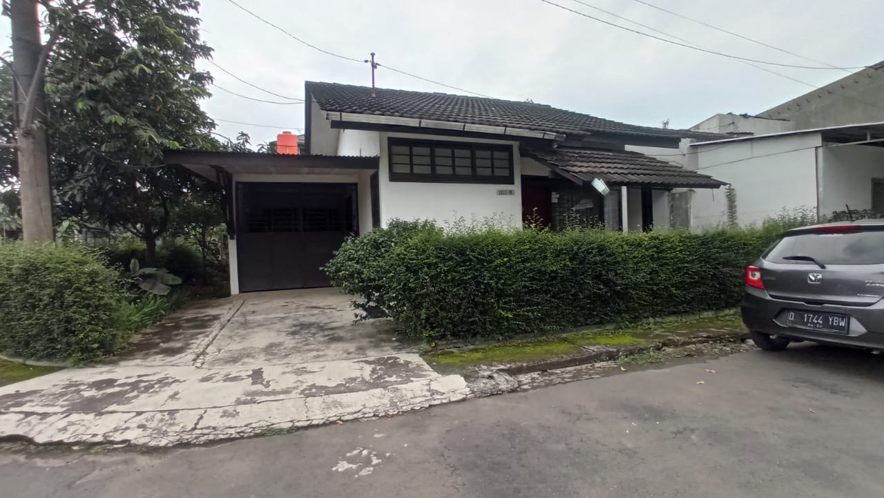 Dijual Rumah Hunian Nyaman di Jalan Kopo Permai Margahayu Bandung - Thumbnail 3